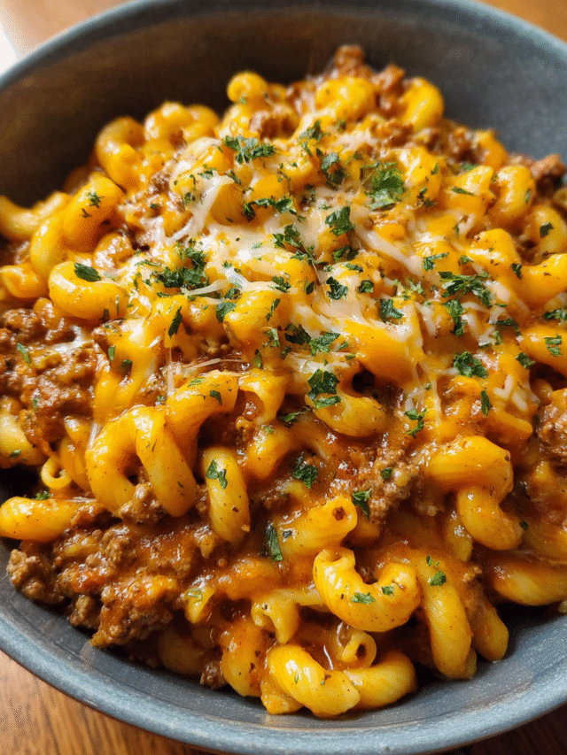 Hamburger Helper Skillet with cheesy beef pasta