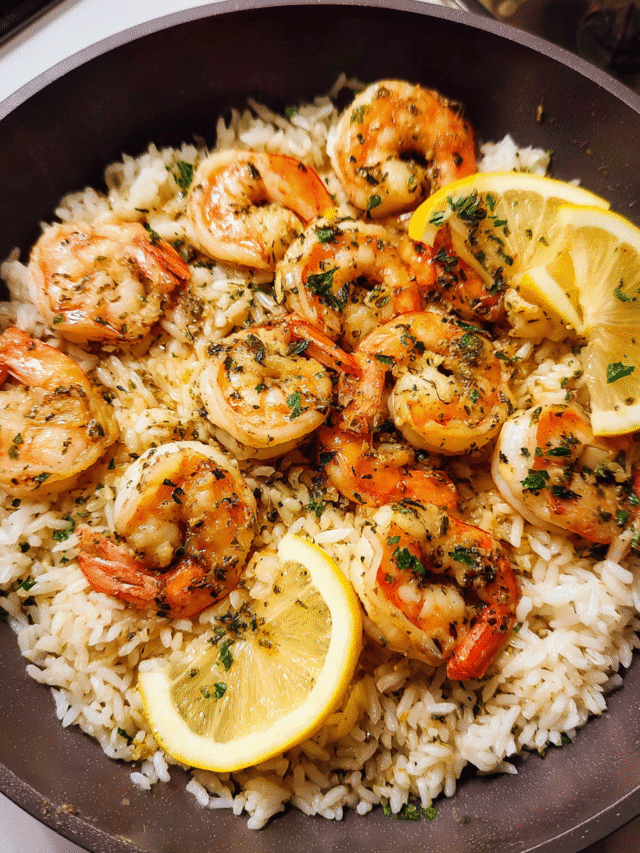 Lemon garlic shrimp and rice skillet cooked in one pan