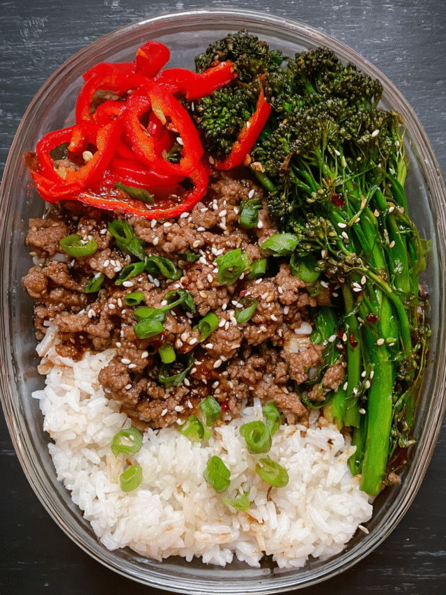 Meal Prep Mongolian Beef Bowls with Broccoli in glass containers