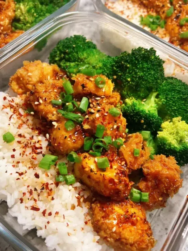 Meal Prep Firecracker Chicken and Rice Bowls with steamed broccoli