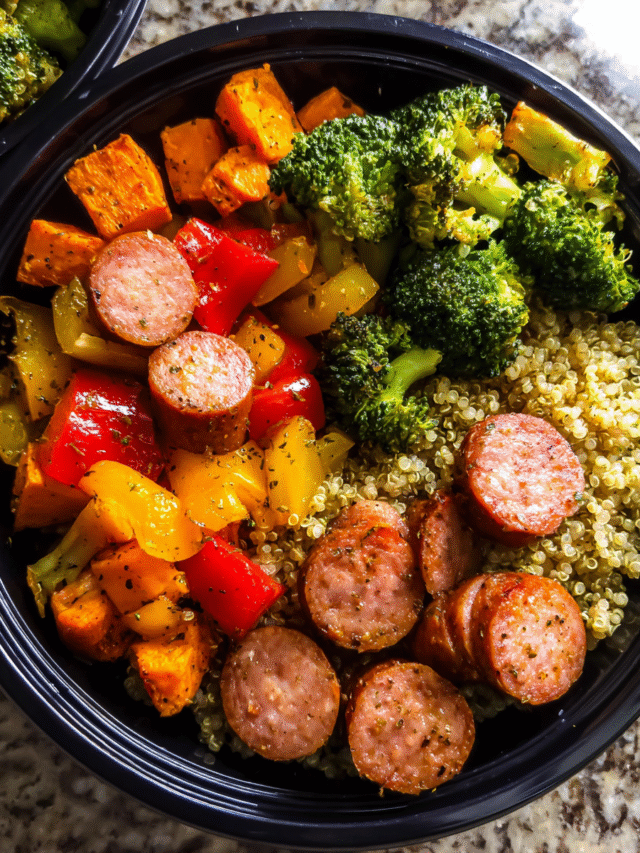 Roasted sausage, veggies and quinoa meal-prep in glass containers