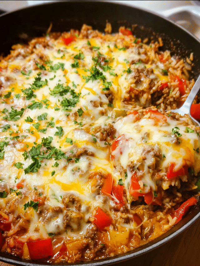 Stuffed Bell Pepper Skillet with ground beef, rice, and melted cheese